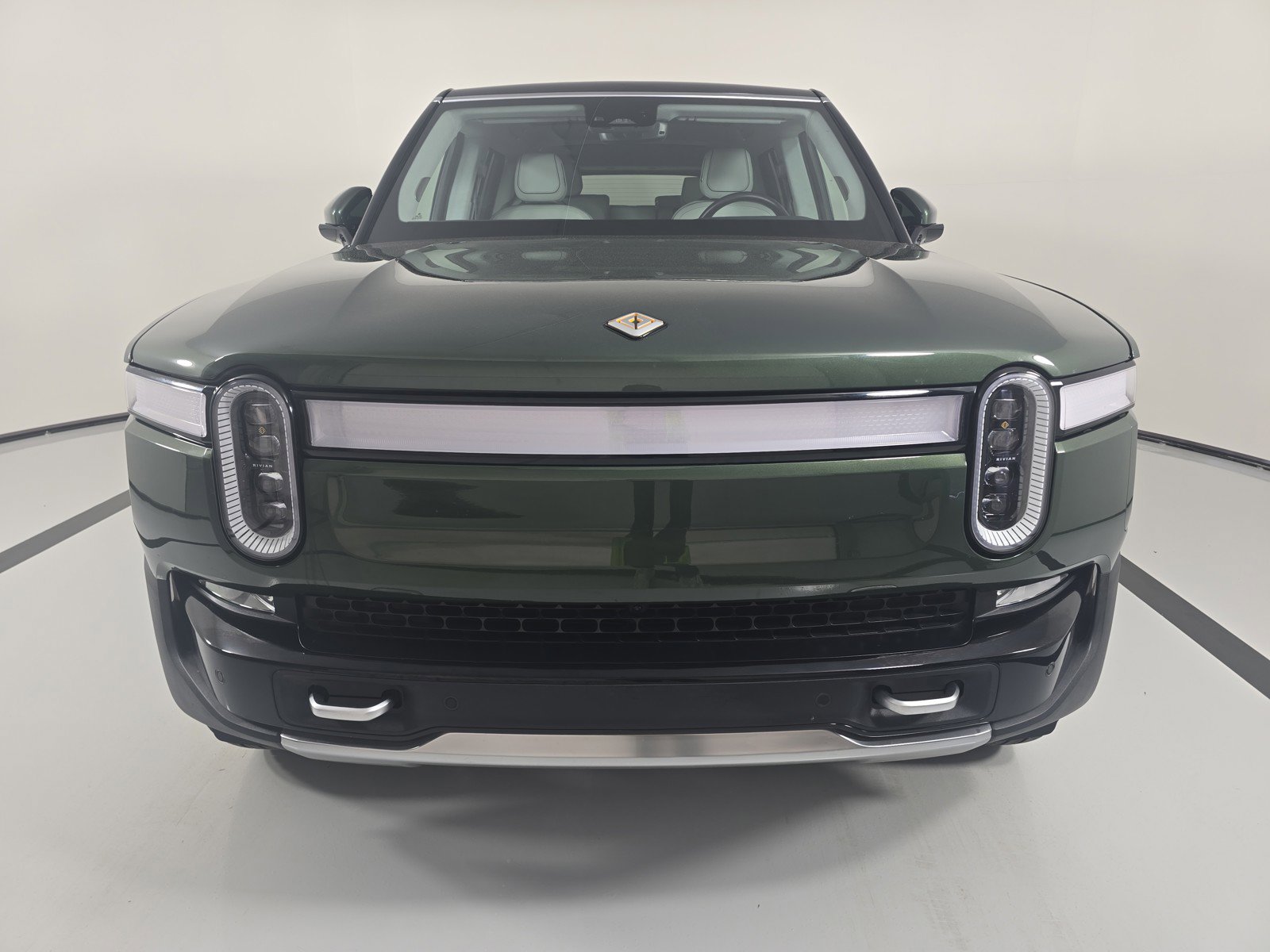 Used 2024 Rivian R1S Adventure AWD/4WD image 8