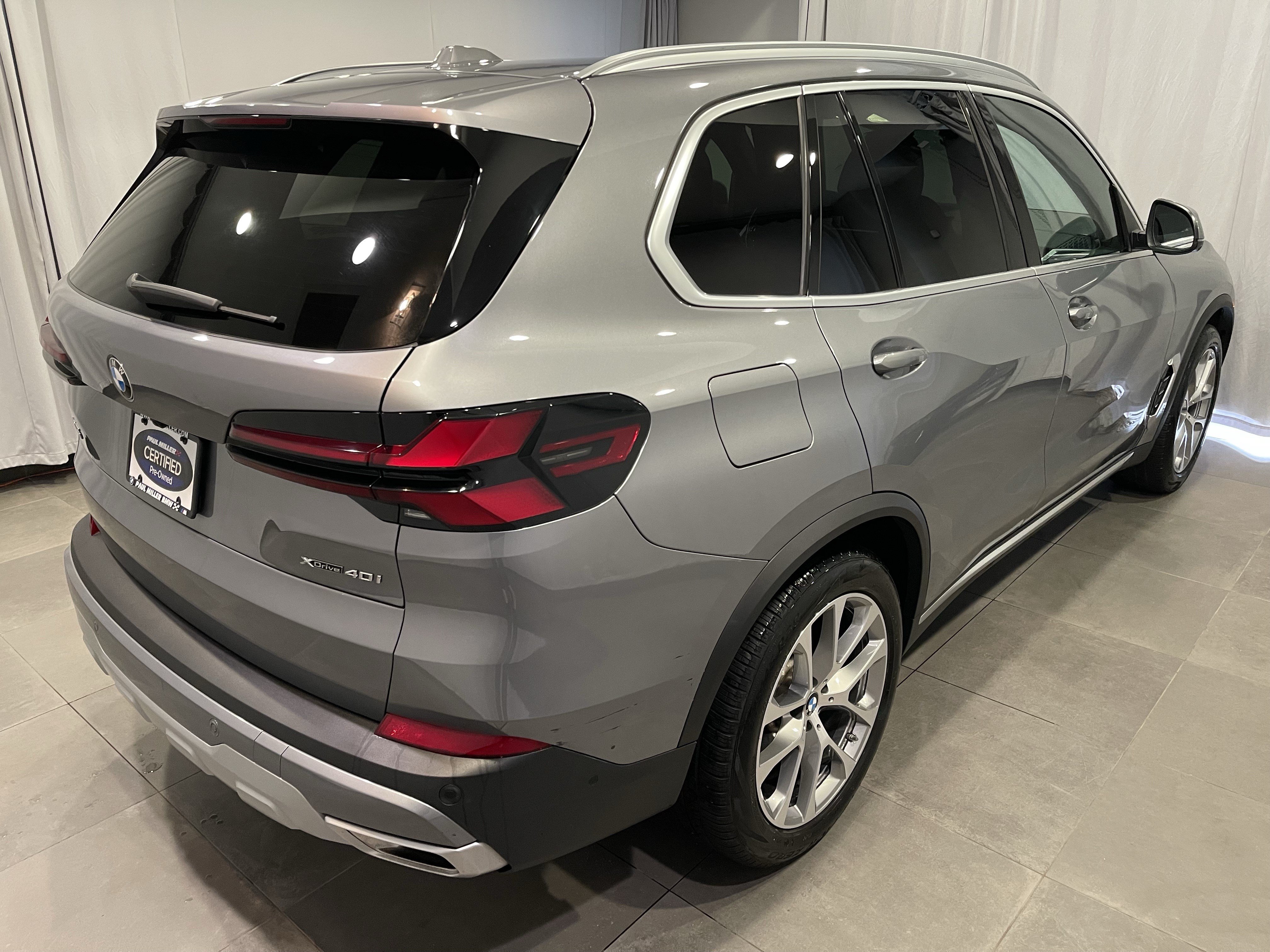 Used 2025 BMW X5 xDrive40i w/ Premium Package AWD/4WD image 6