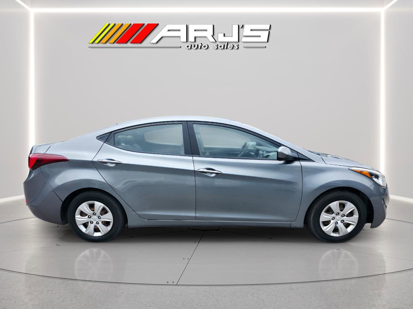 Used 2016 Hyundai Elantra SE FWD image 4