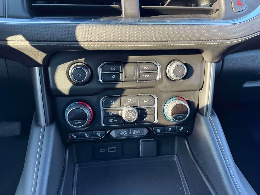 Used 2024 Chevrolet Tahoe Premier AWD/4WD image 31