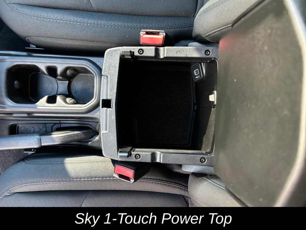 Used 2023 Jeep Wrangler Unlimited w/ Sun & Screen Package image 24