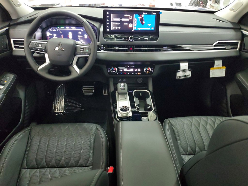 New 2025 Mitsubishi Outlander SEL image 17