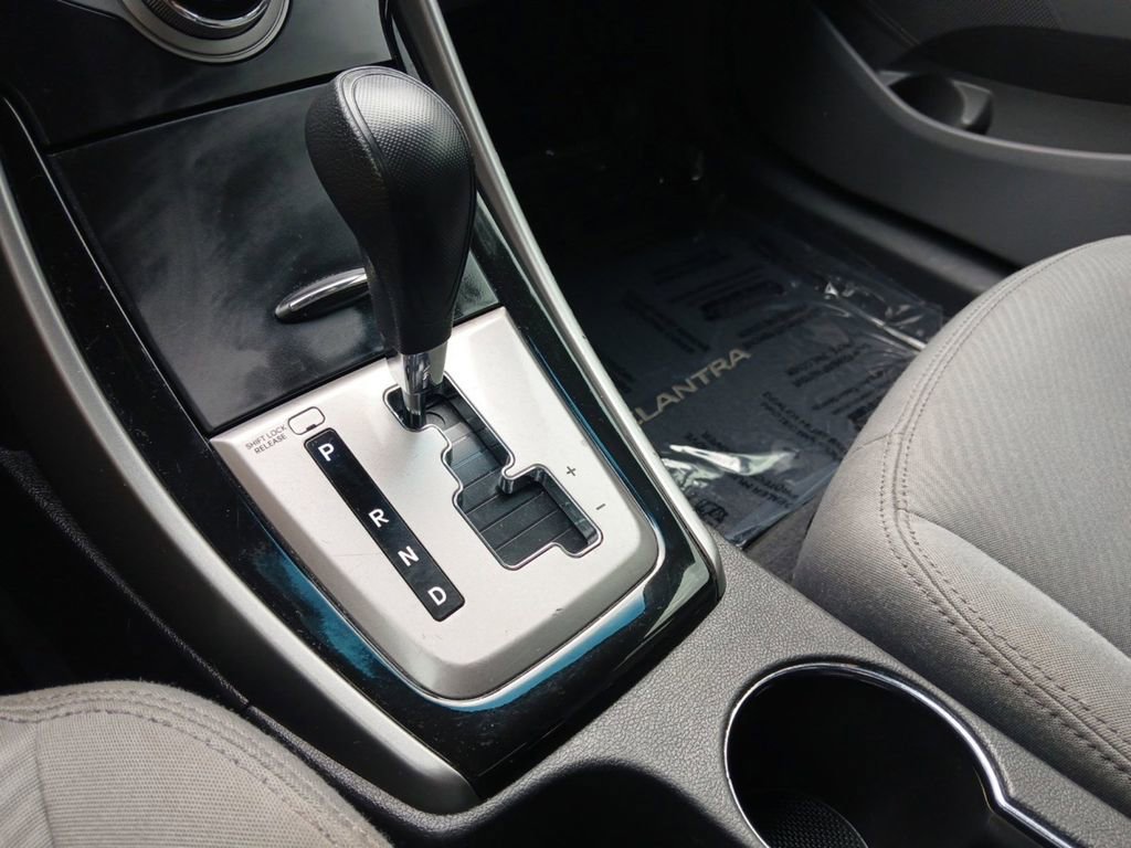 Used 2013 Hyundai Elantra GLS w/ Preferred Pkg FWD image 20