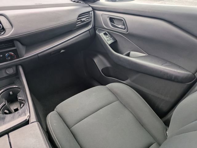 Used 2024 Nissan Rogue S image 14