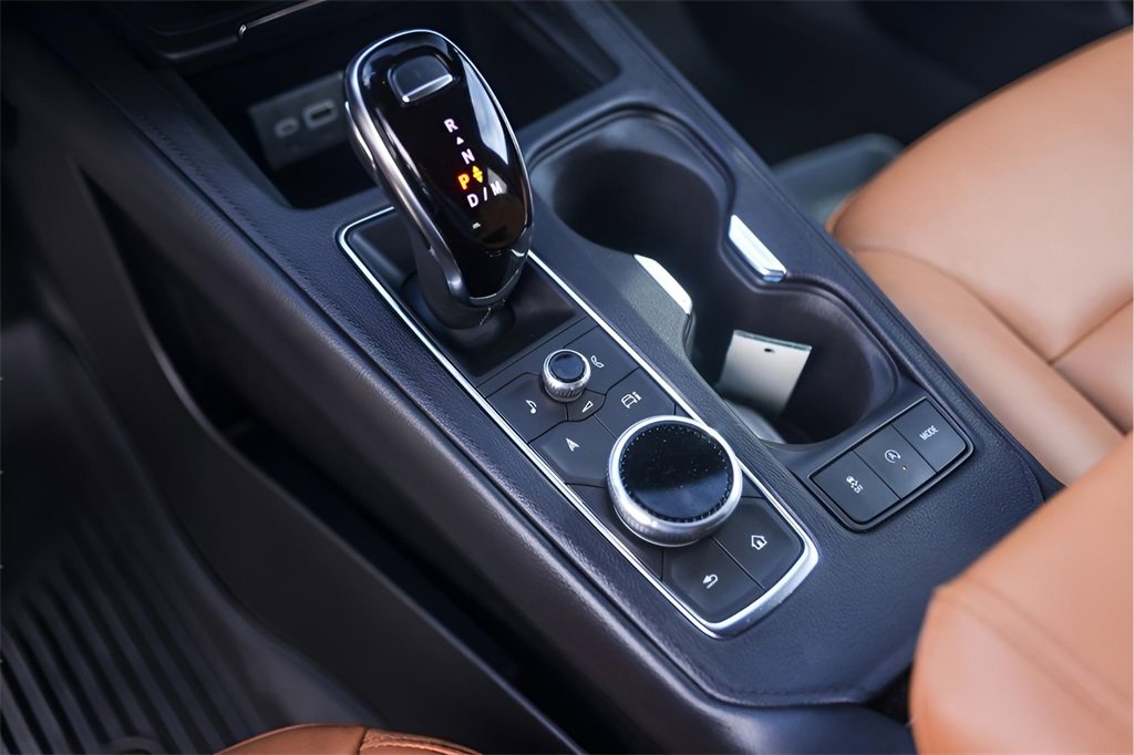 Used 2024 Cadillac XT4 Premium Luxury w/ Active Safety Package image 24