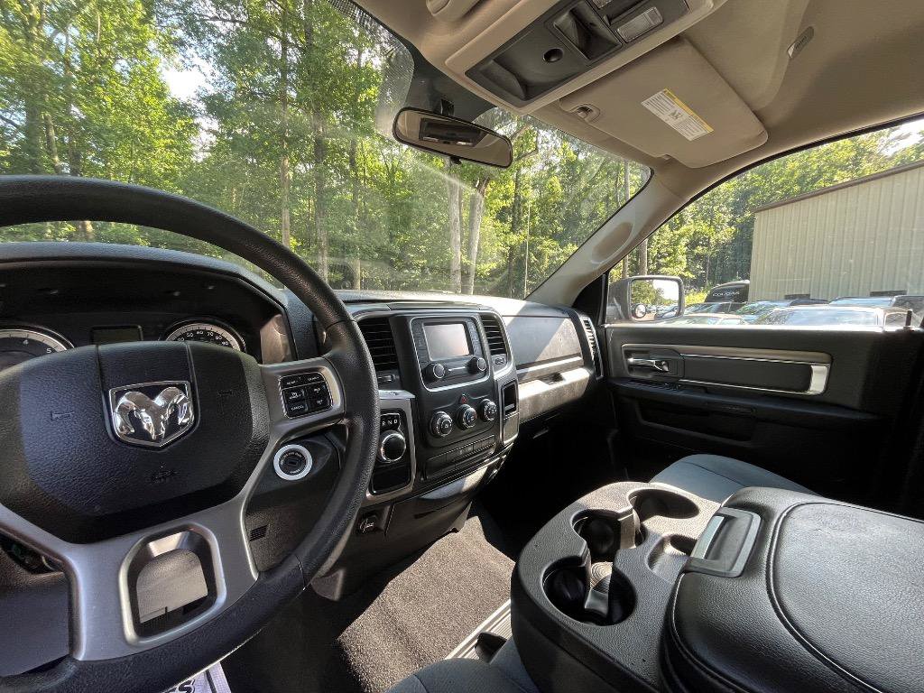 Used 2021 RAM 1500 Classic SLT RWD image 19
