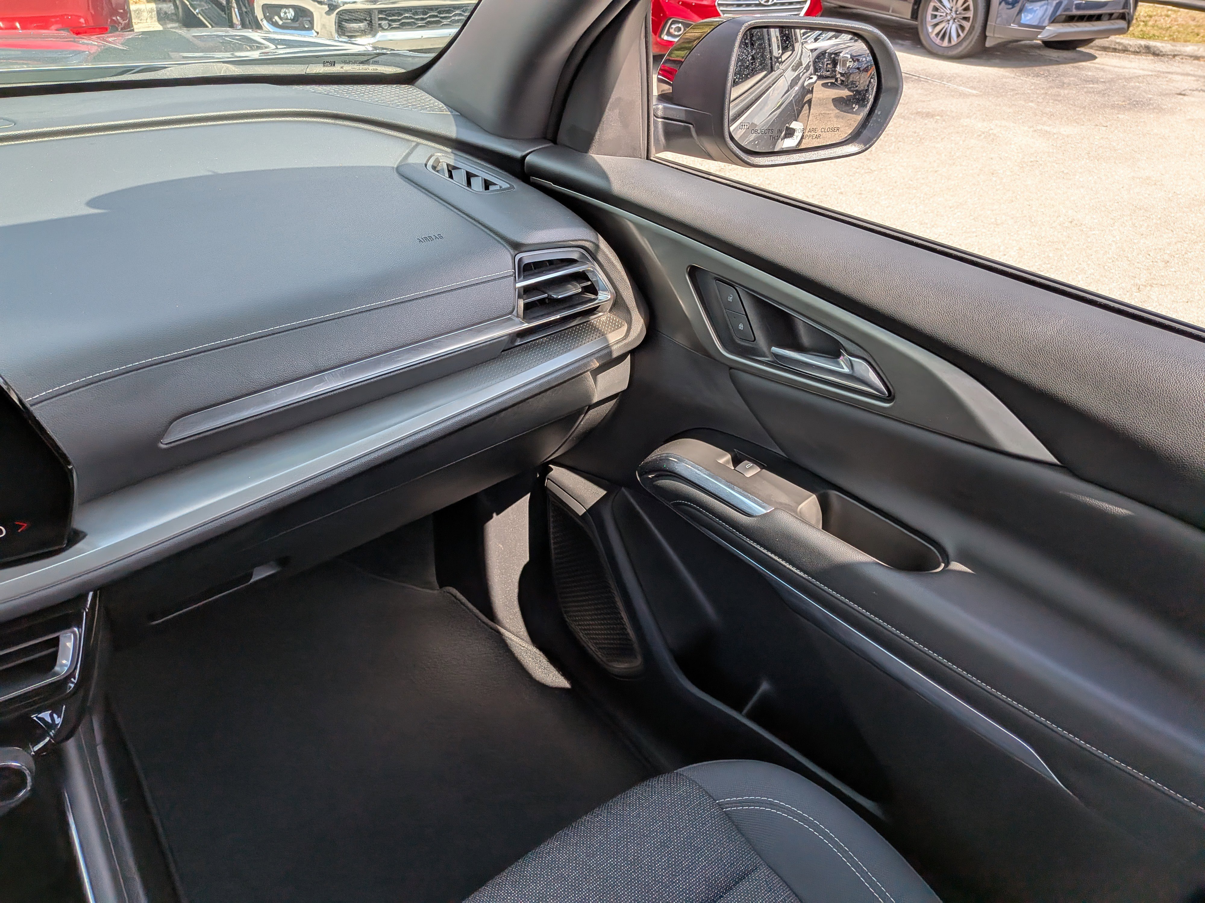 Used 2024 Chevrolet Traverse LS w/ Midnight/Sport Edition FWD image 17