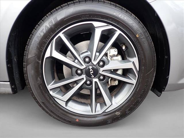 Used 2024 Kia Forte LXS FWD image 7
