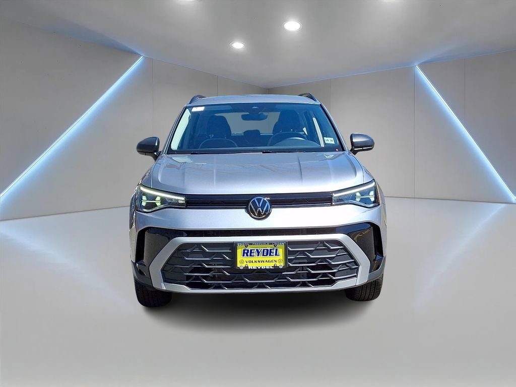 Certified 2025 Volkswagen Taos S image 2
