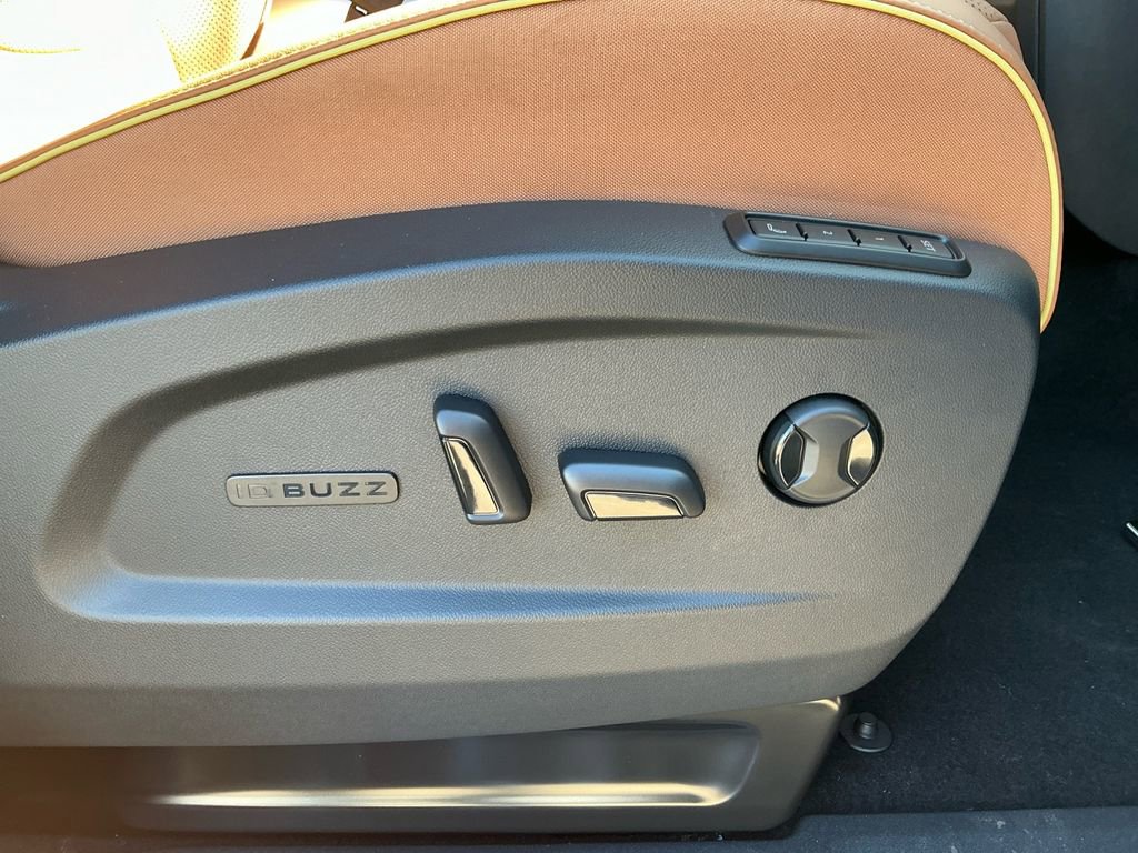 New 2025 Volkswagen ID. Buzz Pro S image 16