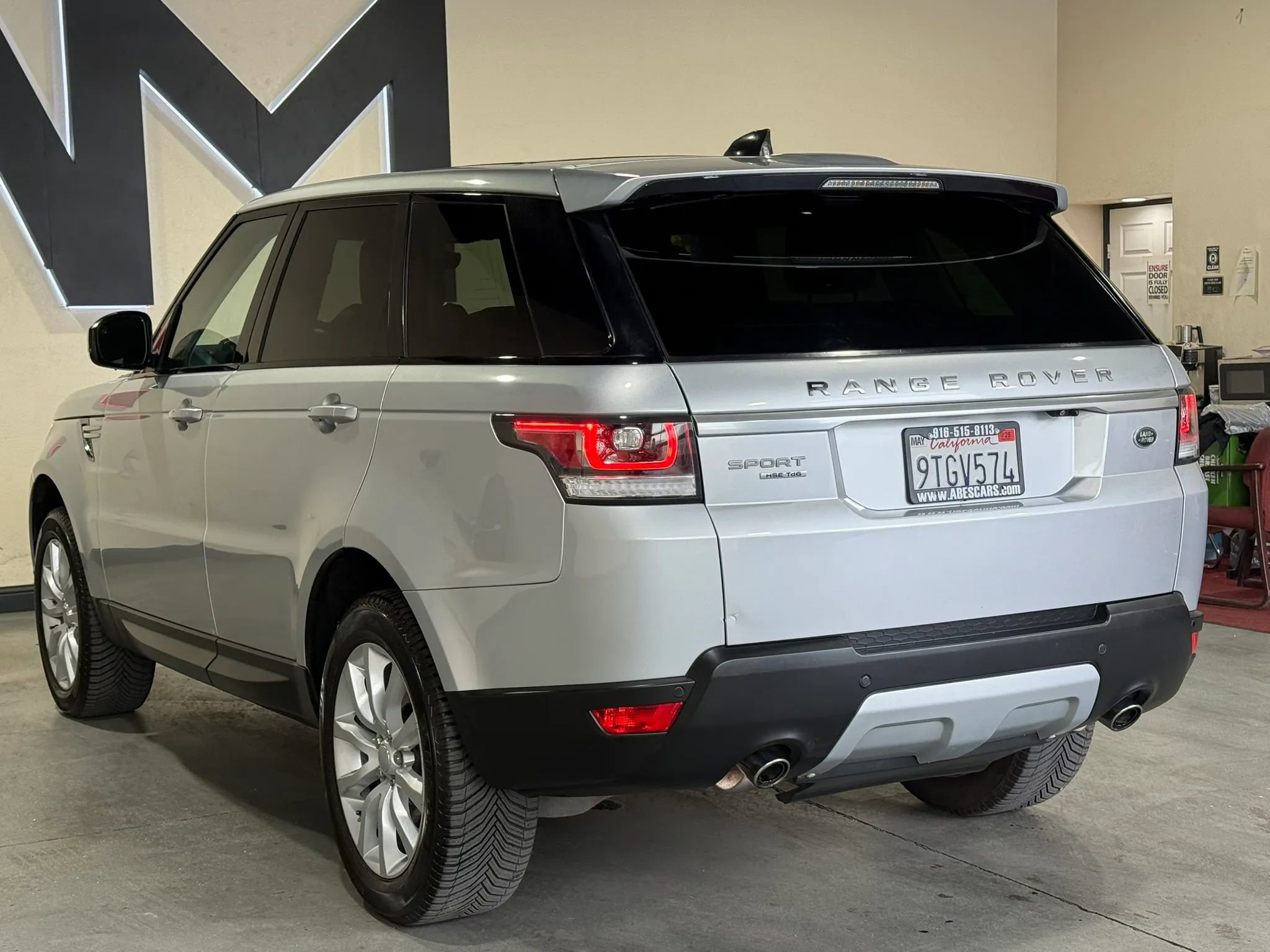 Used 2017 Land Rover Range Rover Sport HSE AWD/4WD image 6