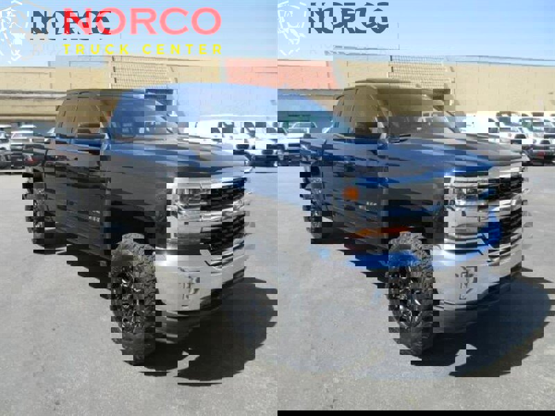 Used 2017 Chevrolet Silverado 1500 LT w/ All Star Edition image 3