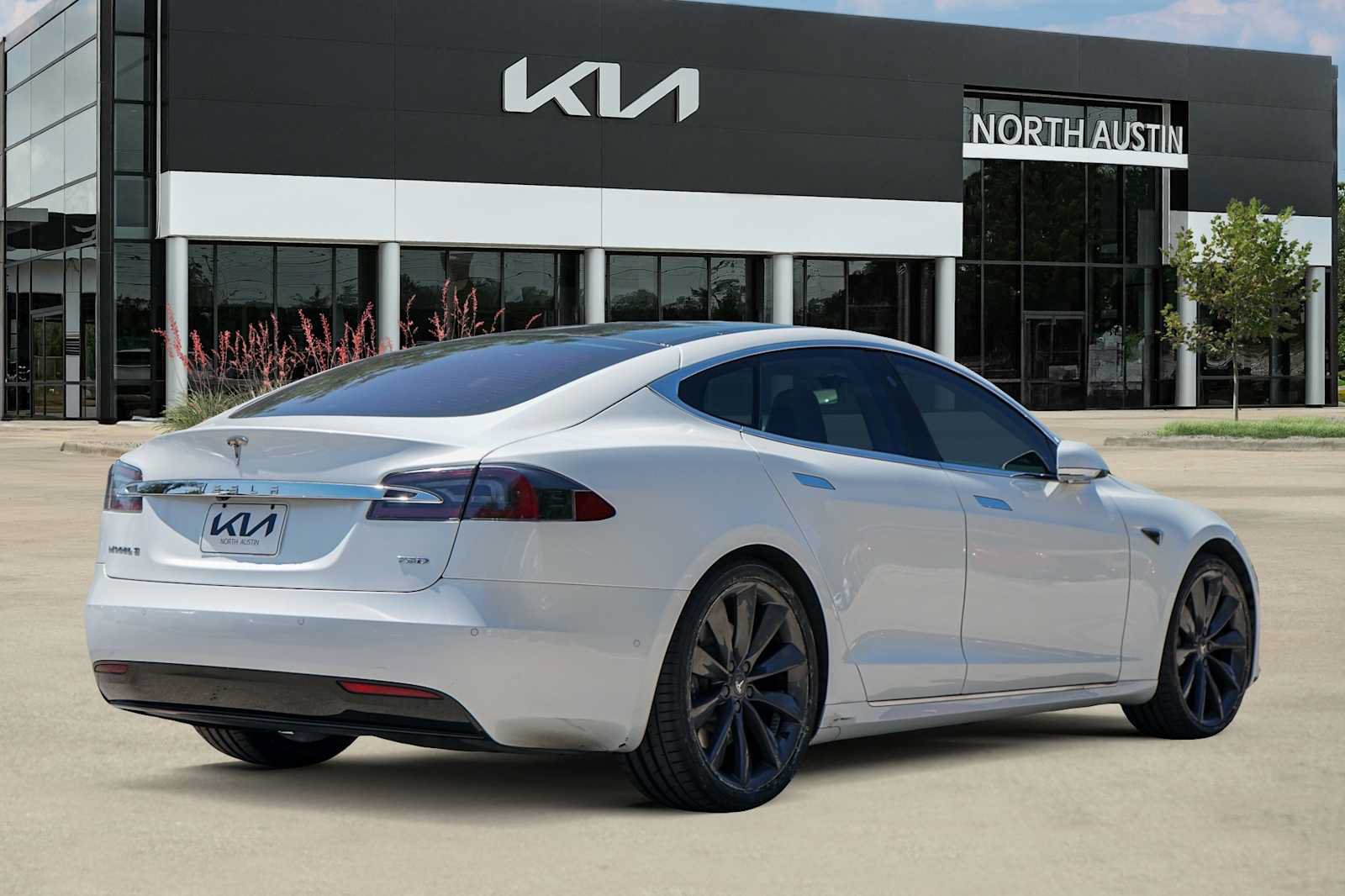 Used 2017 Tesla Model S 75D AWD/4WD image 5