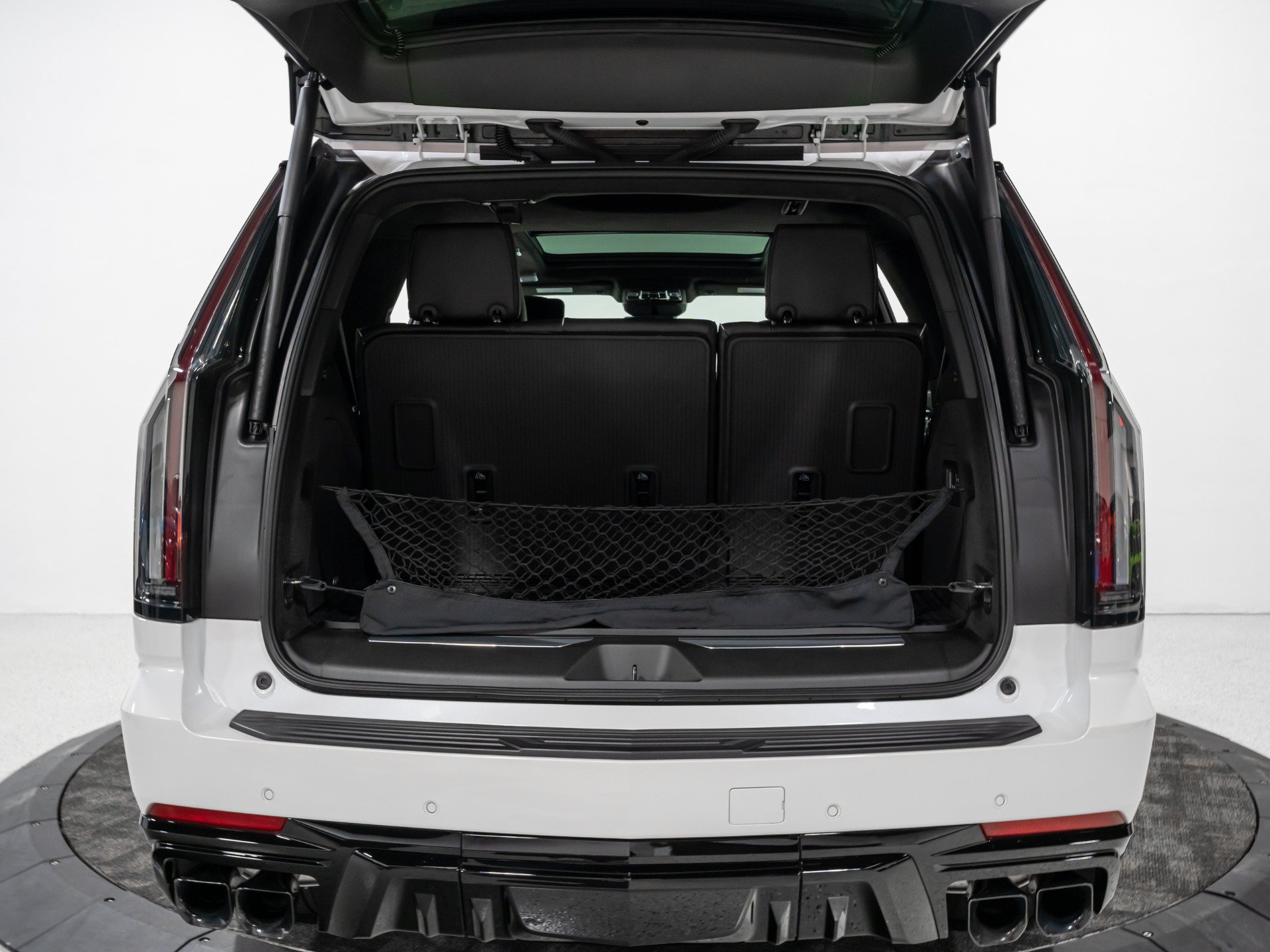 Used 2025 Cadillac Escalade V w/ LPO, ONYX Package AWD/4WD image 99