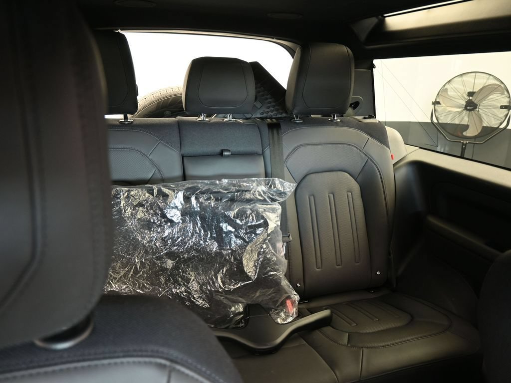Used 2023 Land Rover Defender 90 X AWD/4WD image 41