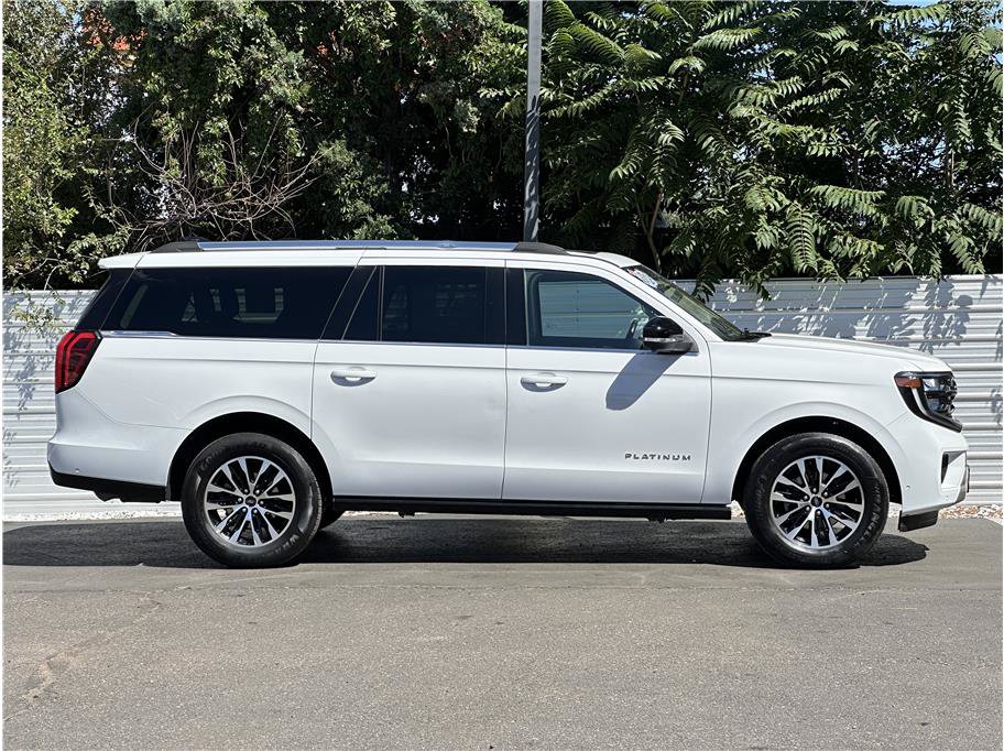 Used 2025 Ford Expedition Max Platinum AWD/4WD image 9
