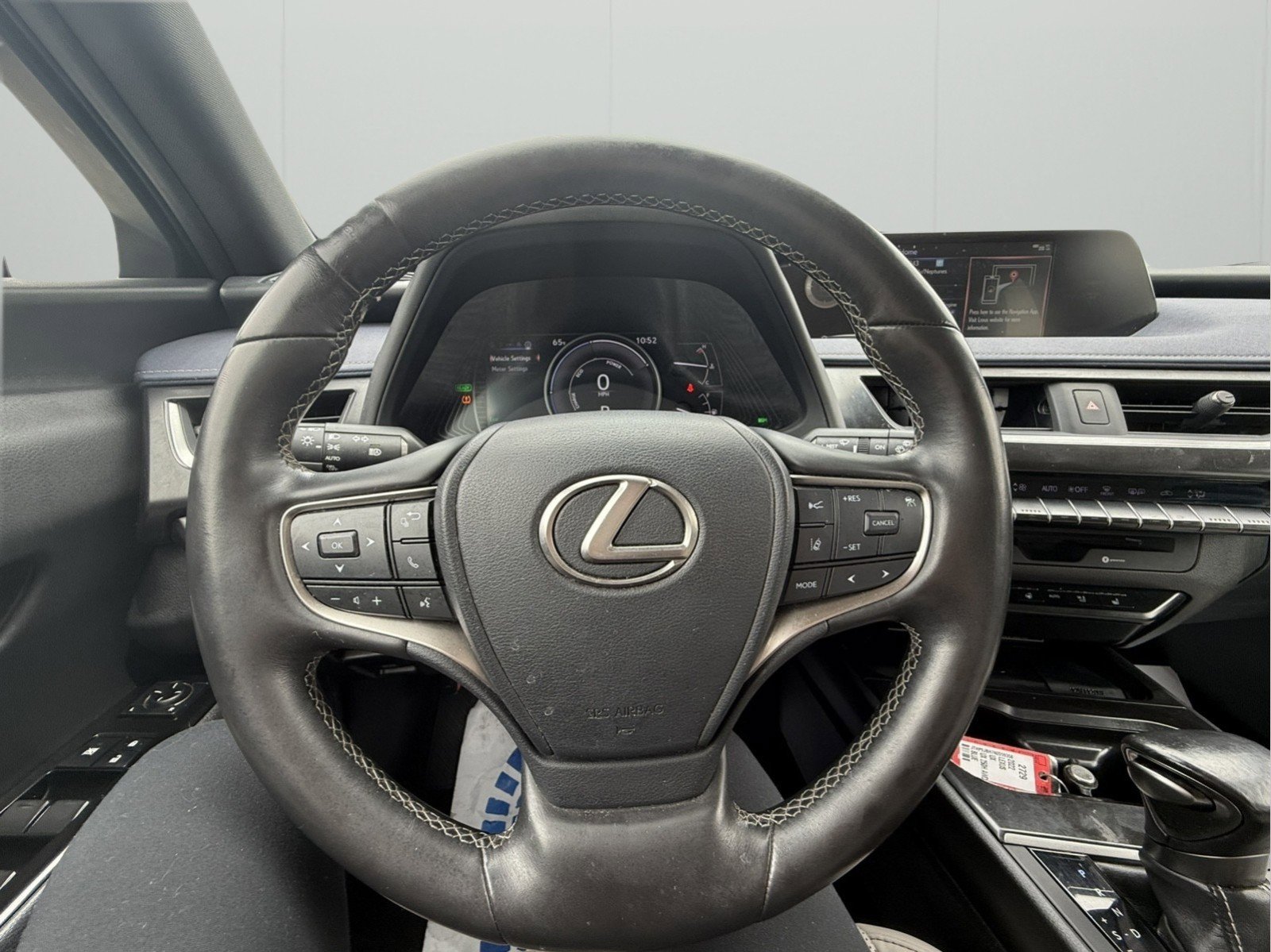 Used 2022 Lexus UX 250h w/ Premium Package image 15