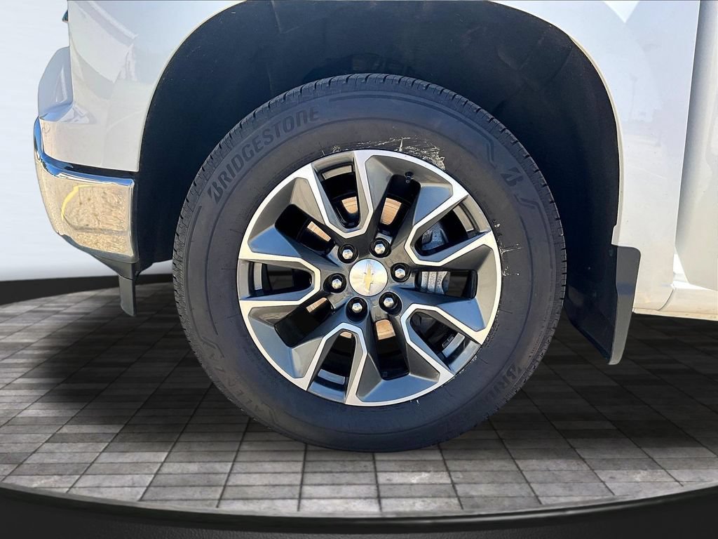 Used 2022 Chevrolet Silverado 1500 LT AWD/4WD image 35