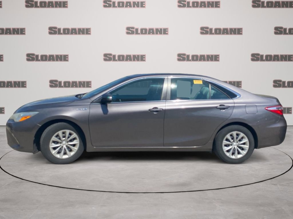 Used 2016 Toyota Camry LE image 2