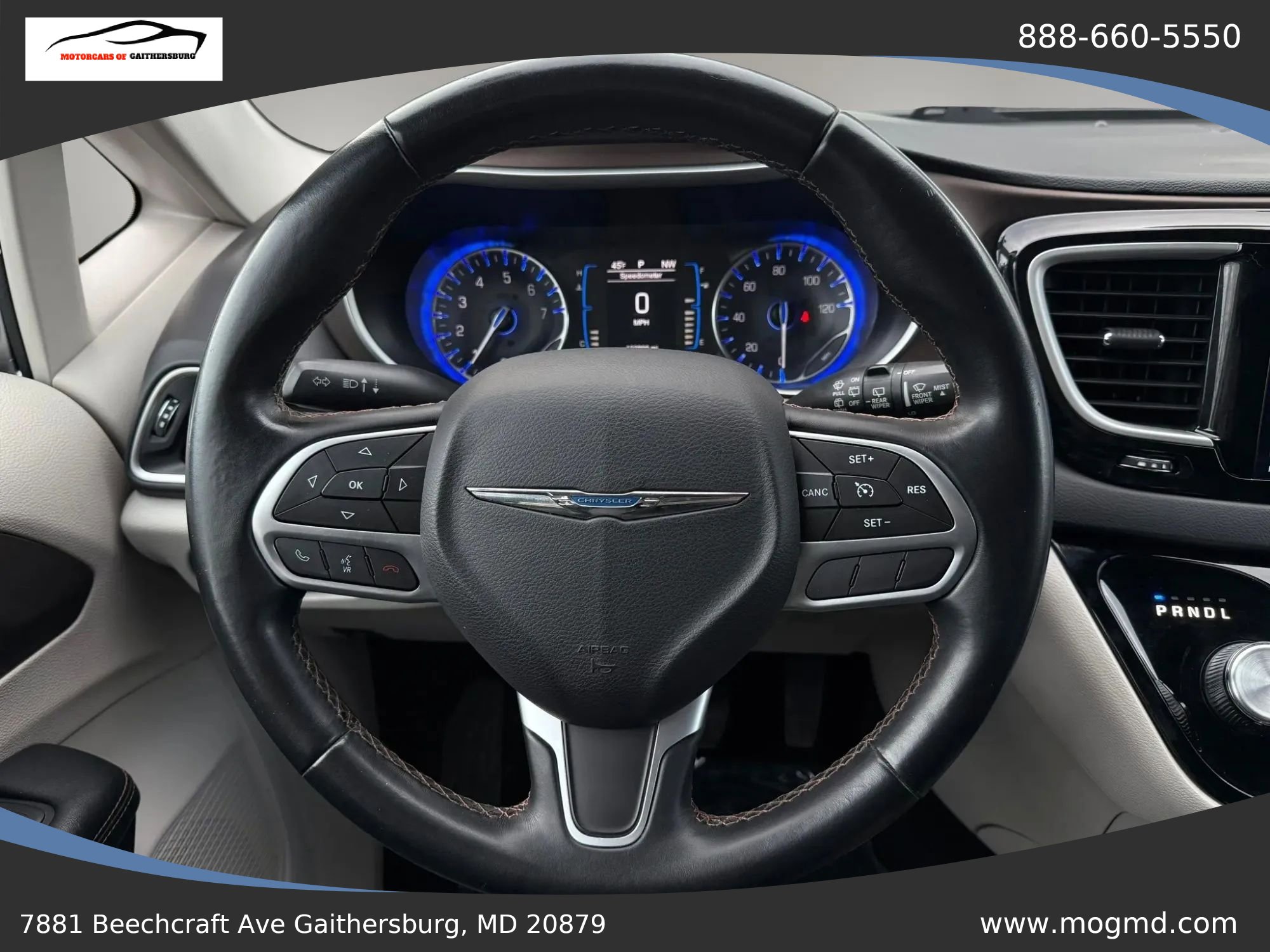 Used 2017 Chrysler Pacifica Touring-L w/ Tire & Wheel Group image 19