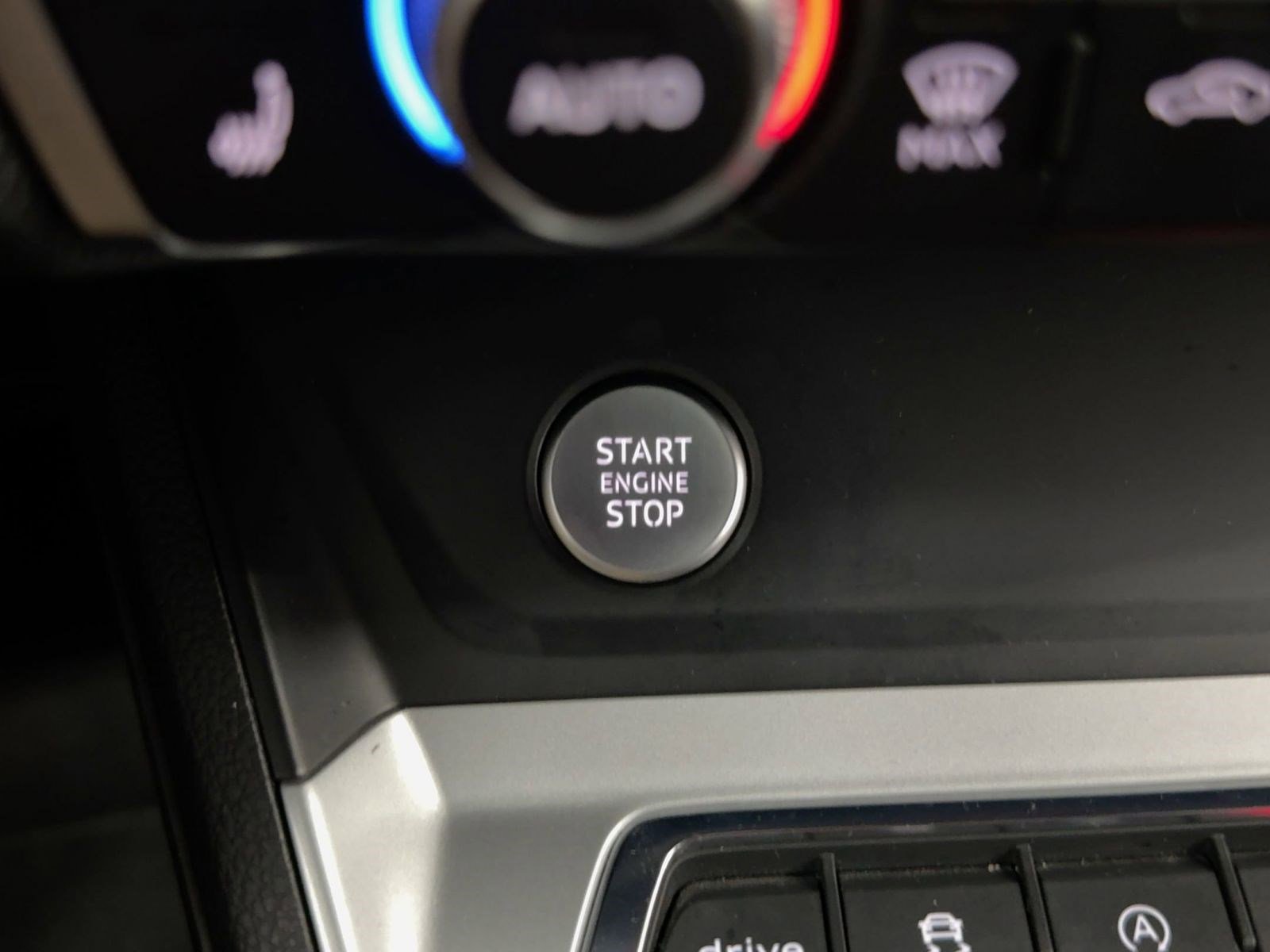 Used 2019 Audi Q3 2.0T Premium Plus w/ Premium Plus Package image 25