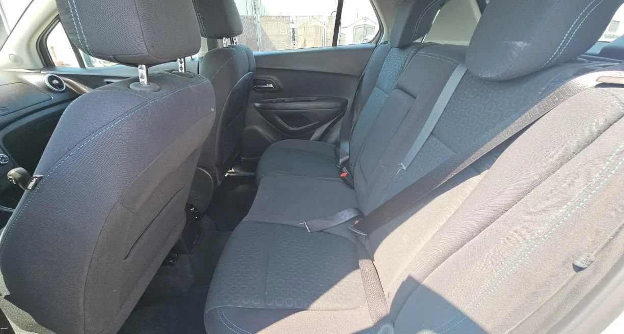 Used 2016 Chevrolet Trax LS AWD/4WD image 6