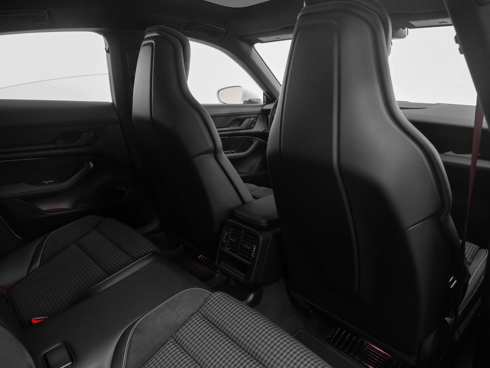 New 2025 Porsche Taycan image 27