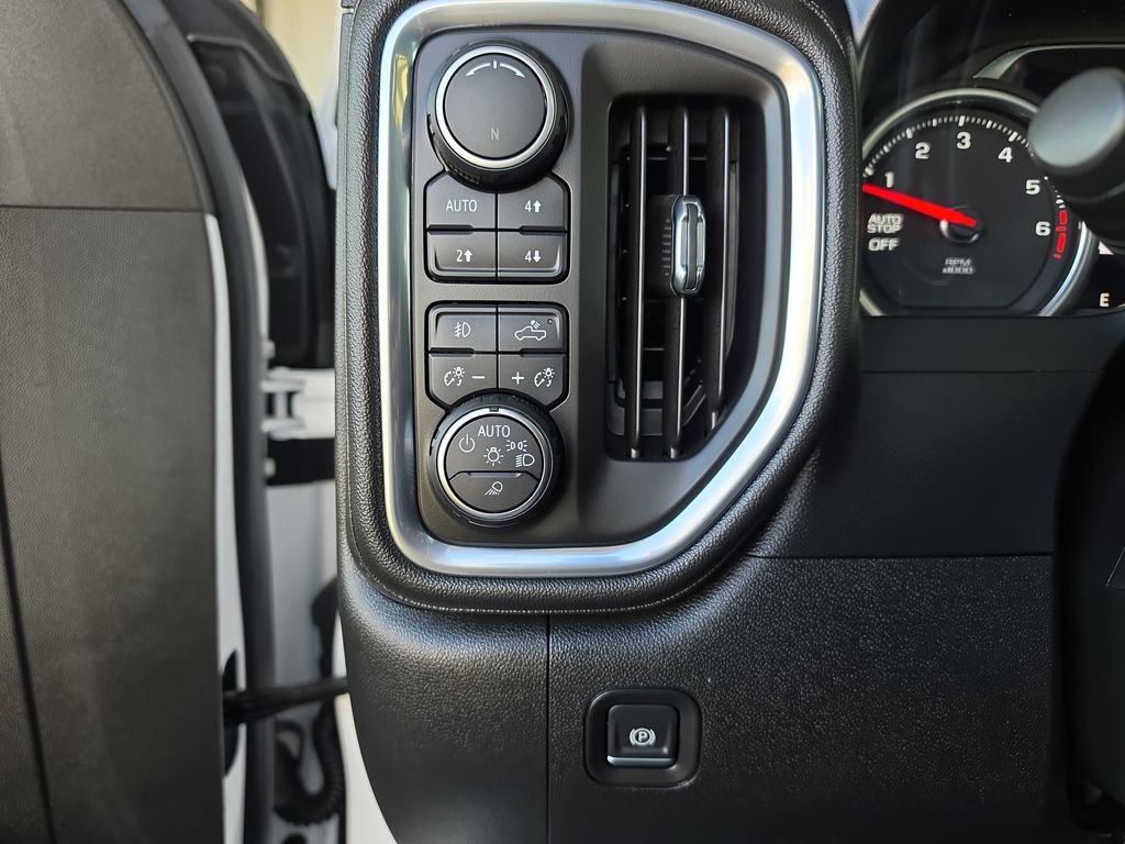 Certified 2019 Chevrolet Silverado 1500 High Country w/ Z71 Off-Road Package image 21