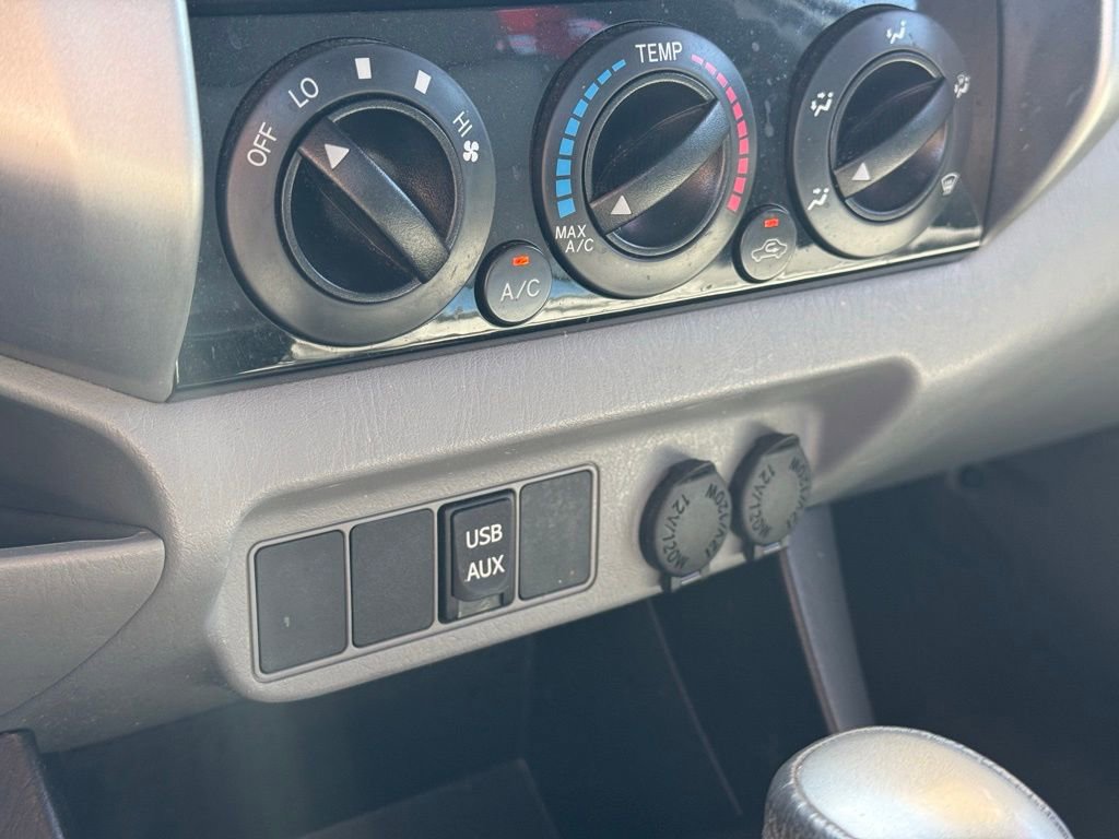 Used 2013 Toyota Tacoma PreRunner w/ SR5 Pkg image 18