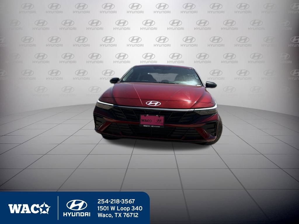 Used 2025 Hyundai Elantra Sport image 2