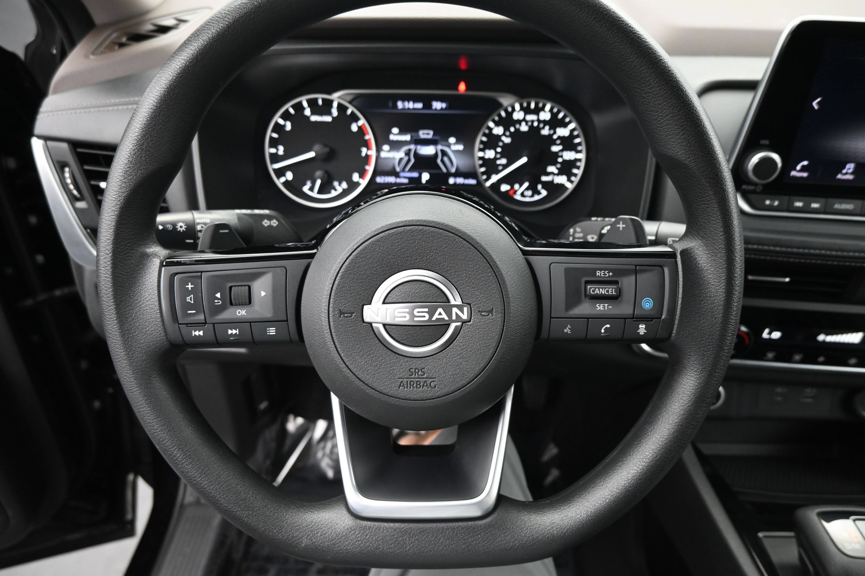 Used 2023 Nissan Rogue SV FWD image 14