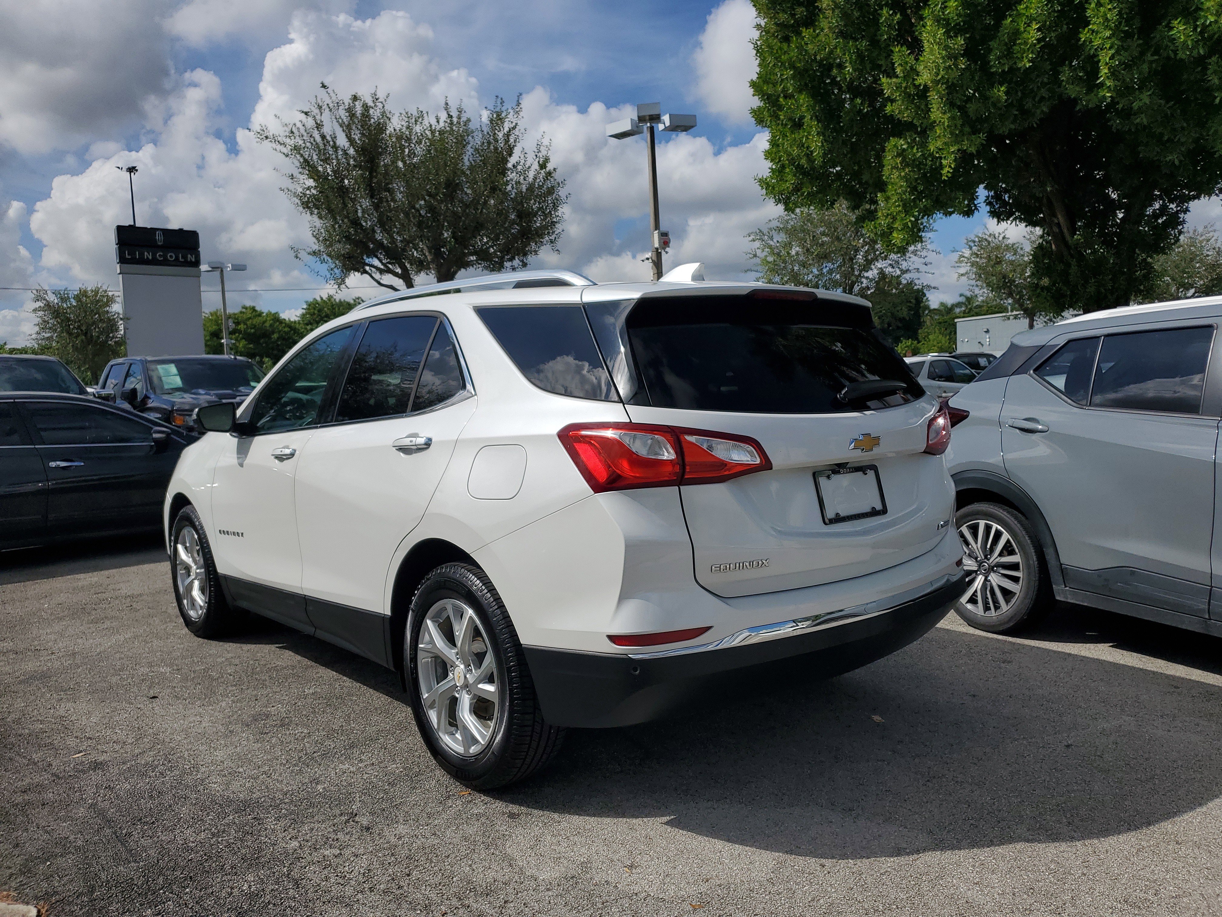 Used 2018 Chevrolet Equinox Premier FWD image 4