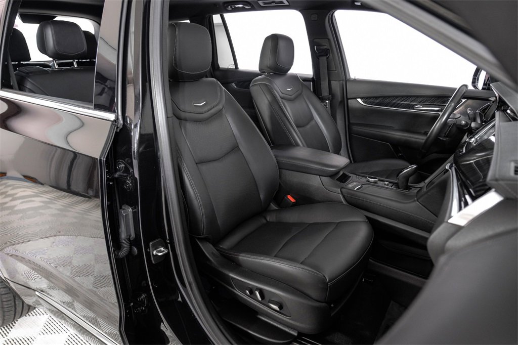Used 2024 Cadillac XT6 Premium Luxury image 35