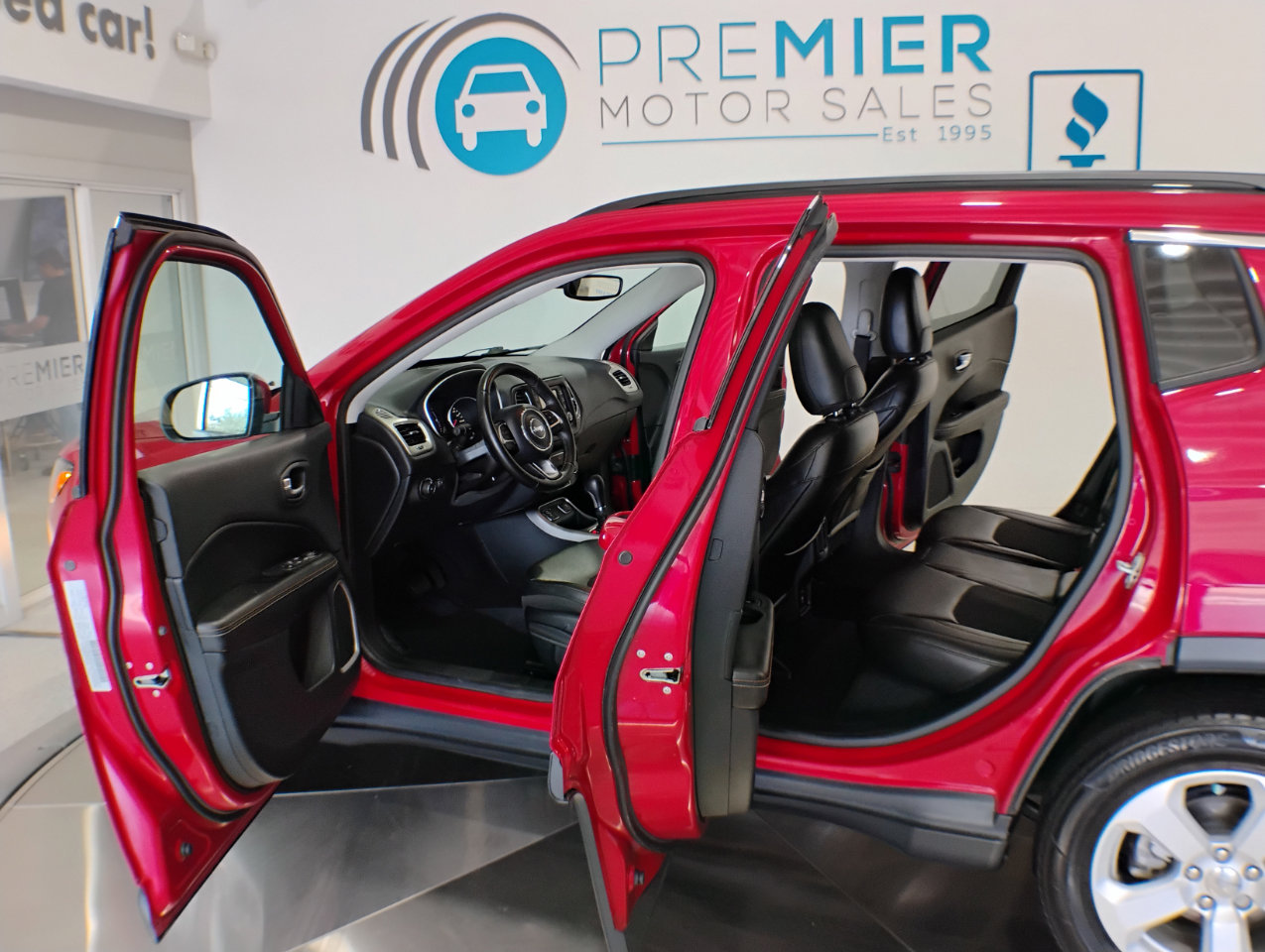 Used 2018 Jeep Compass Latitude image 5