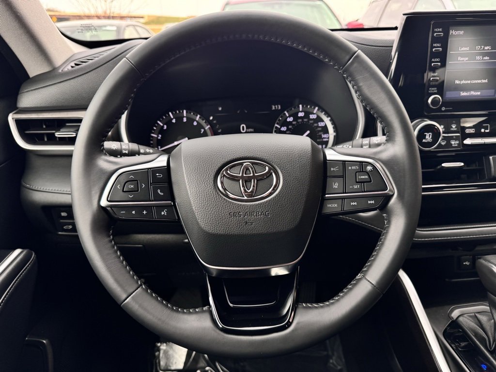 Certified 2021 Toyota Highlander XLE image 25