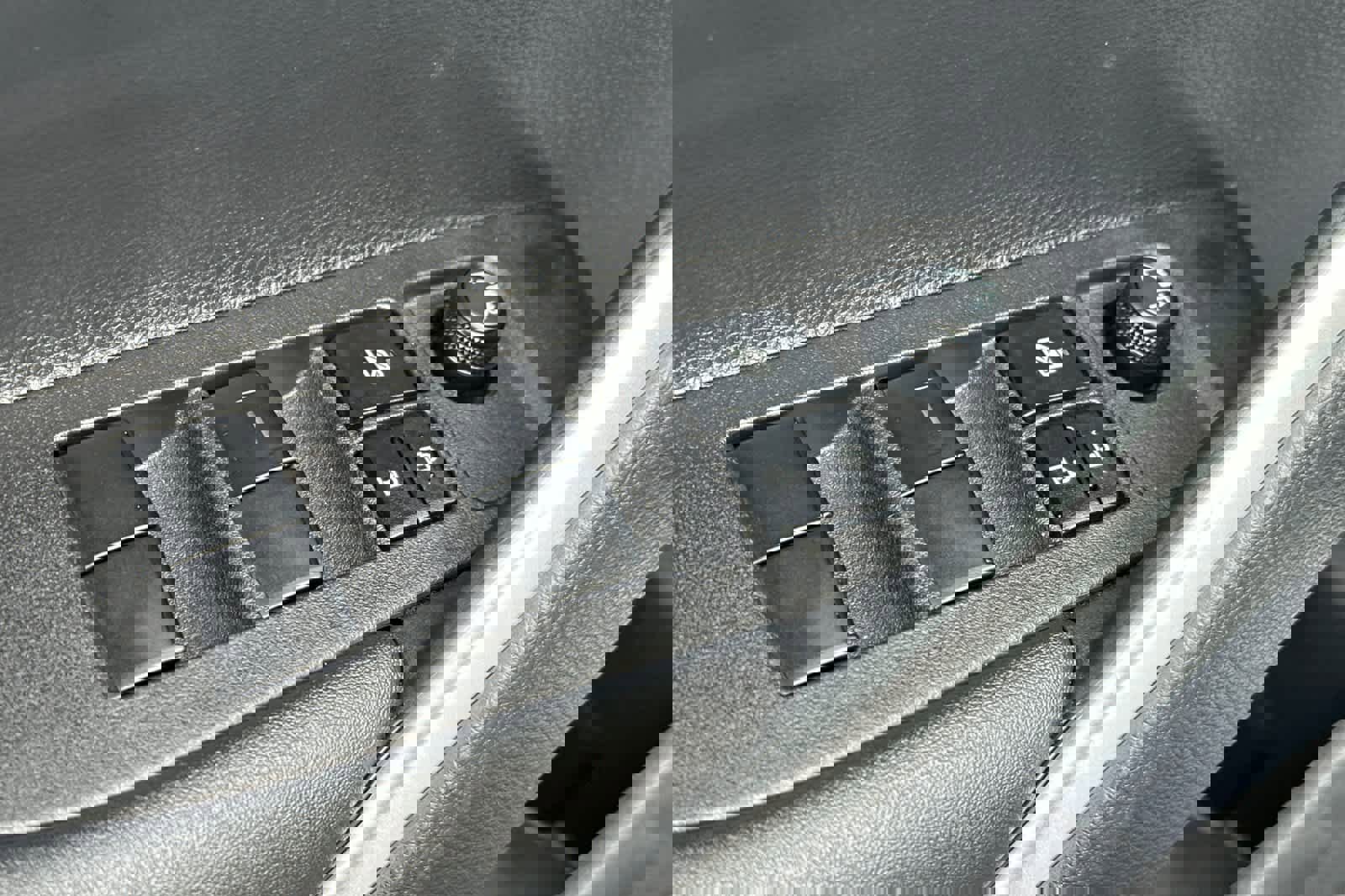 Certified 2022 Toyota Corolla Cross LE image 13