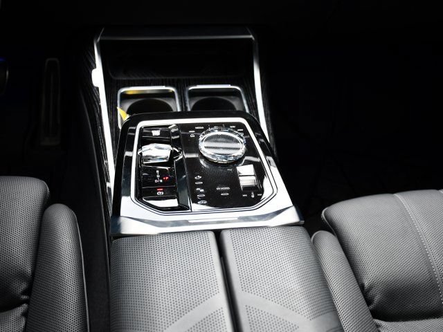 Used 2025 BMW 740i xDrive w/ Executive Package AWD/4WD image 30