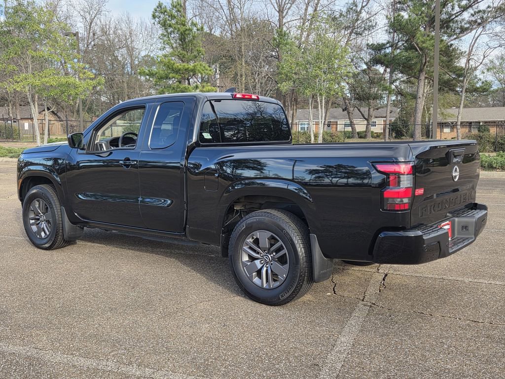 Certified 2025 Nissan Frontier SV image 4
