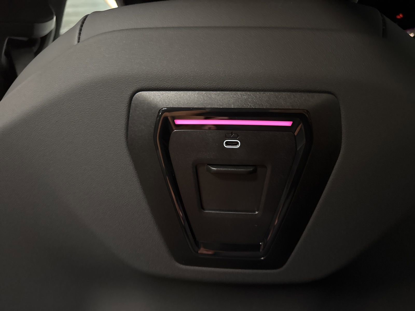 Used 2025 BMW i5 eDrive40i w/ M Sport Package image 23