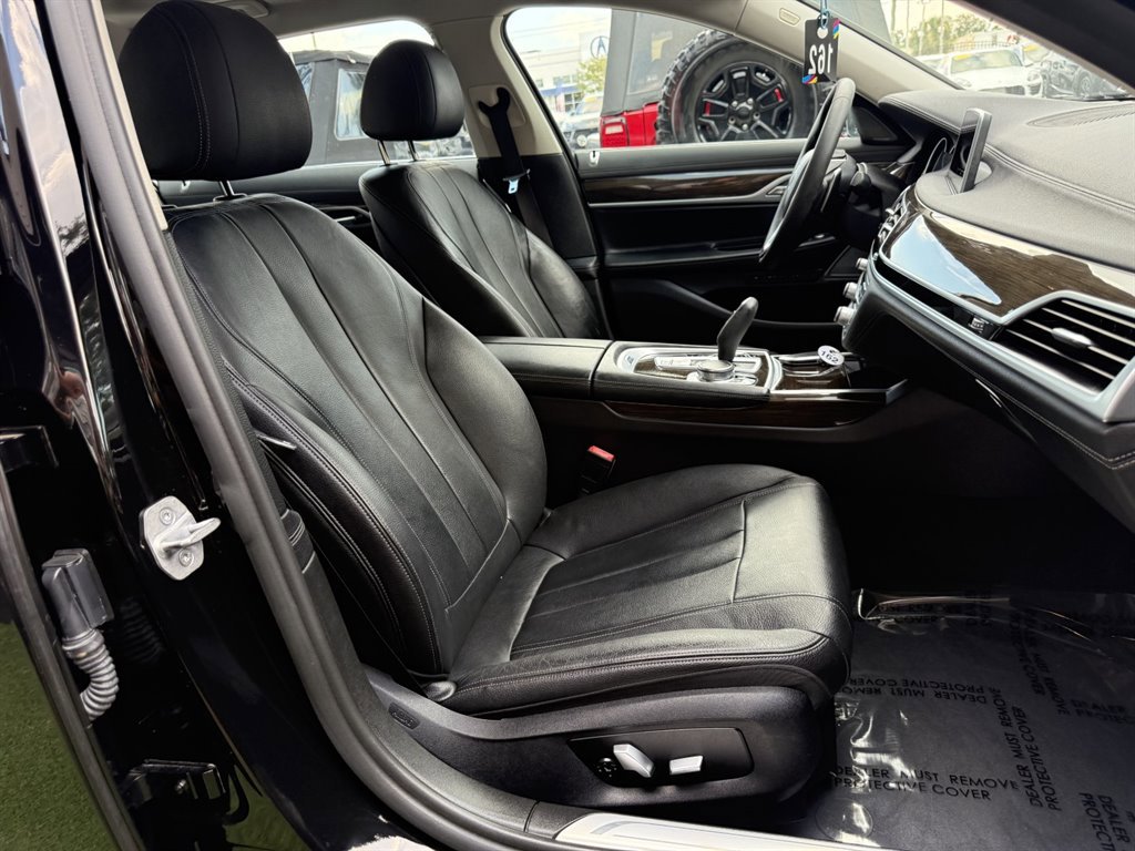Used 2019 BMW 740i xDrive image 19