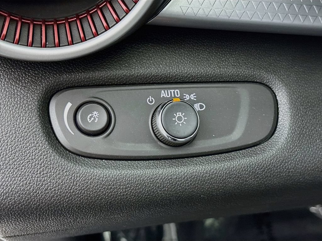 New 2026 Chevrolet Trax RS w/ Sunroof Package FWD image 11