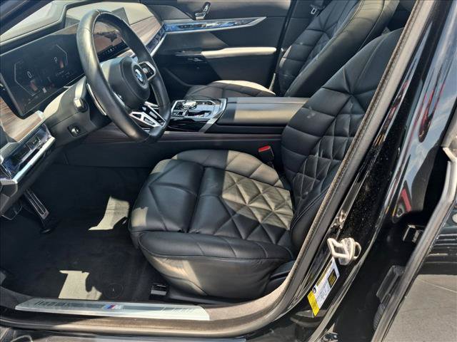 Used 2023 BMW 740i w/ Parking Assistance Package RWD image 17
