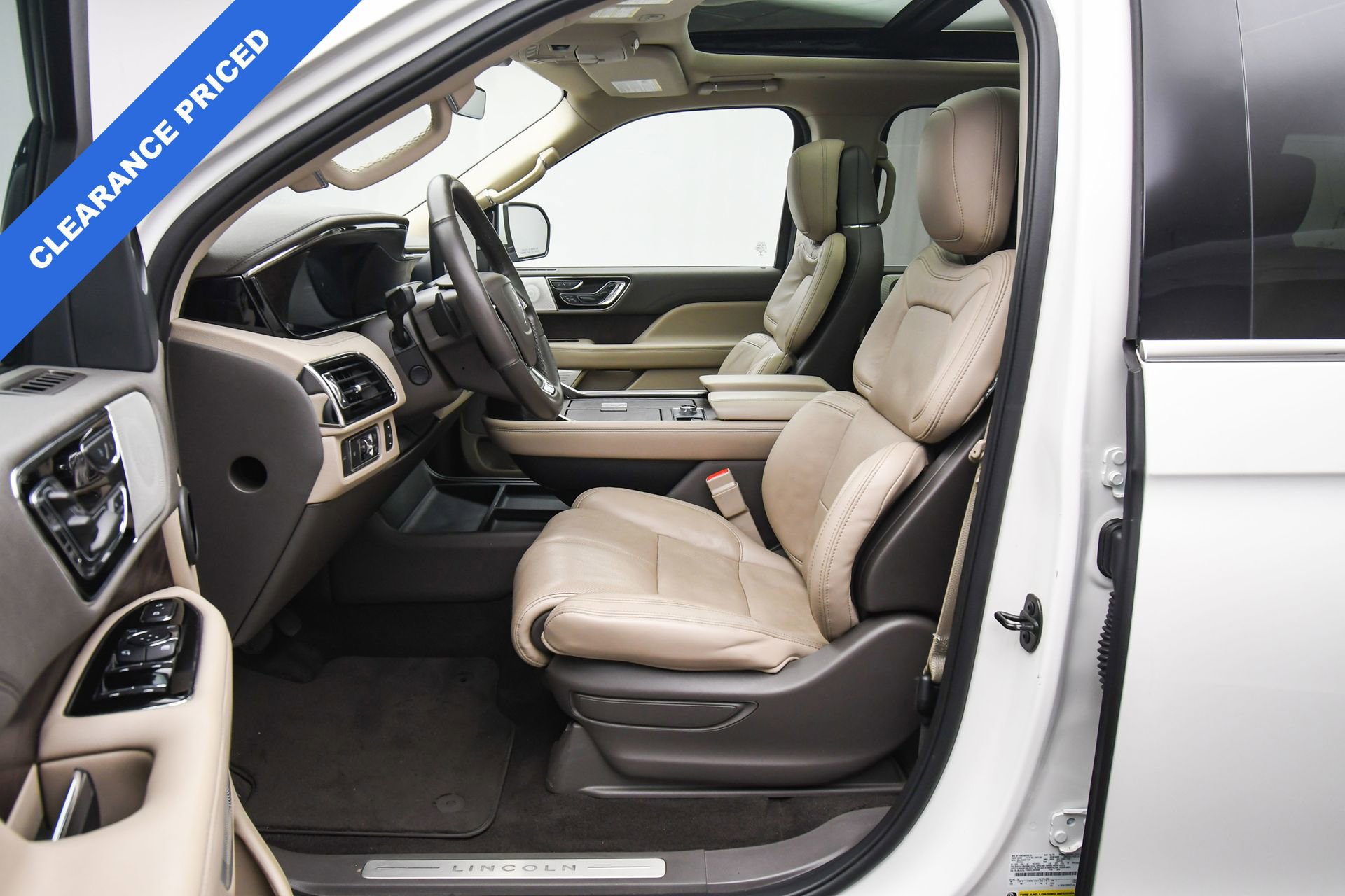 Used 2022 Lincoln Navigator Reserve image 21
