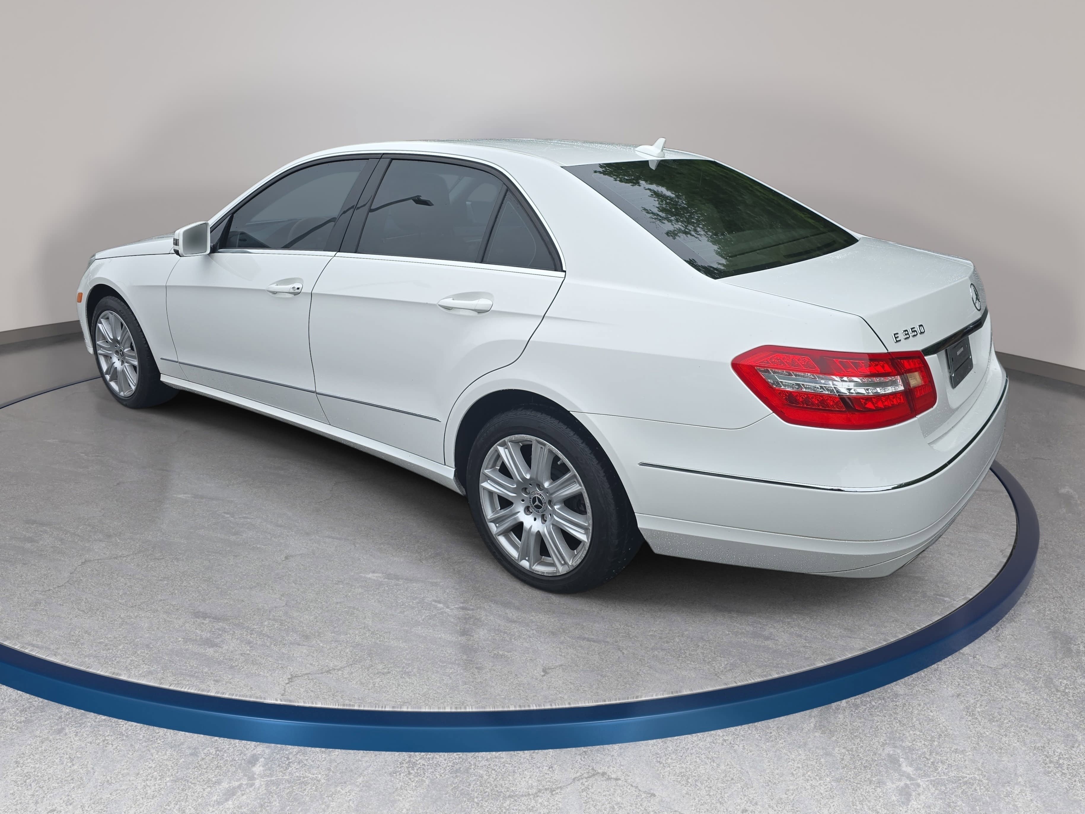 Used 2013 Mercedes-Benz E 350 Sedan image 7