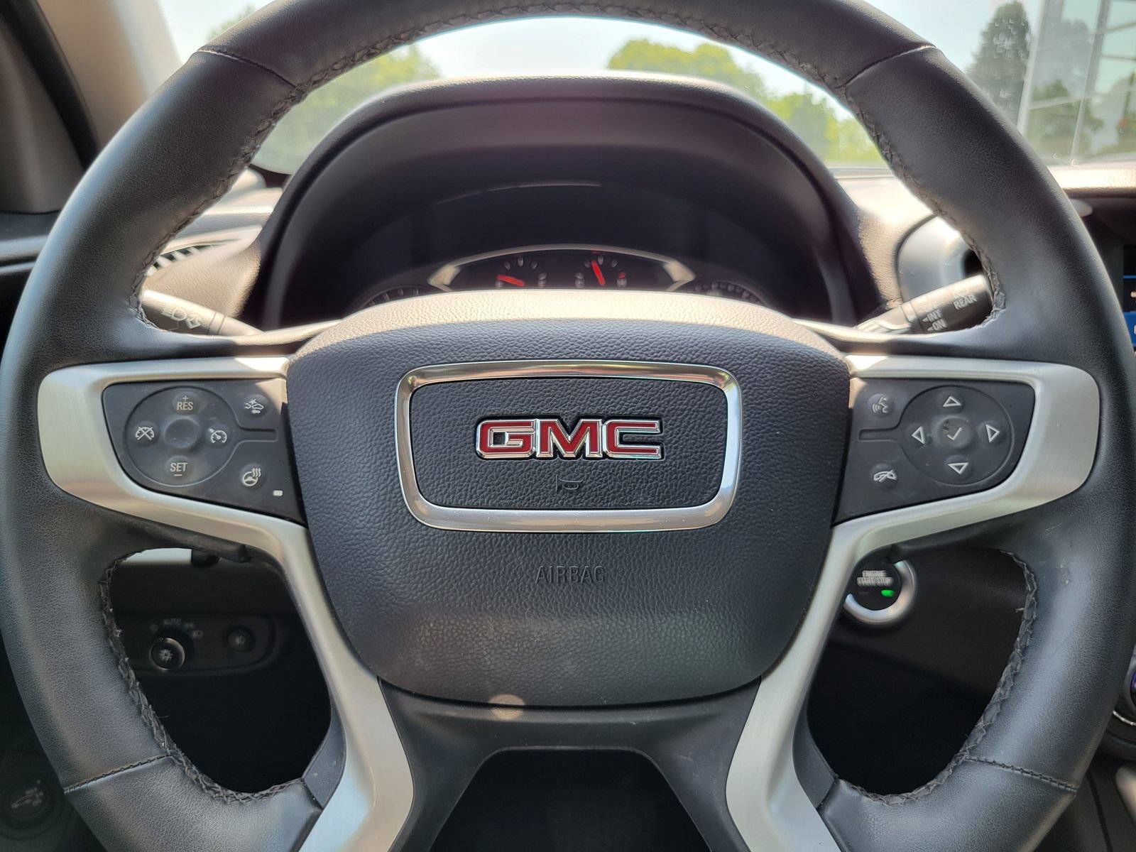Used 2023 GMC Terrain SLT w/ LPO, Floor Liner Package AWD/4WD image 13