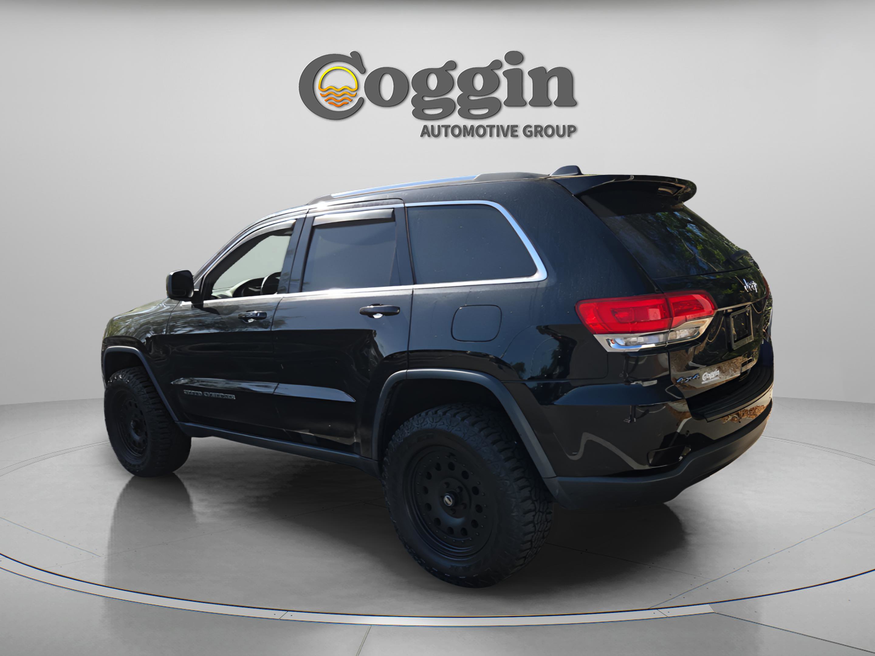 Used 2017 Jeep Grand Cherokee Laredo w/ Quick Order Package 23E image 3