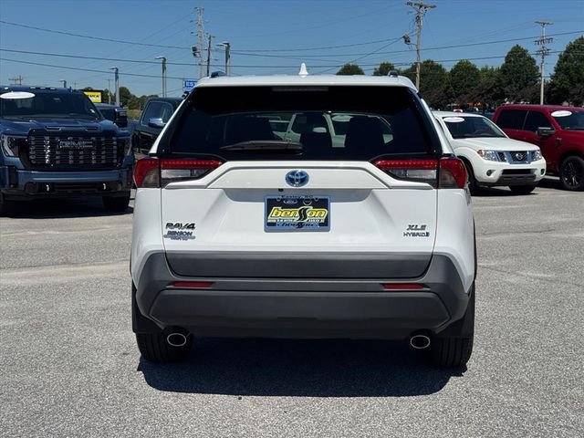 Used 2023 Toyota RAV4 XLE AWD/4WD image 4