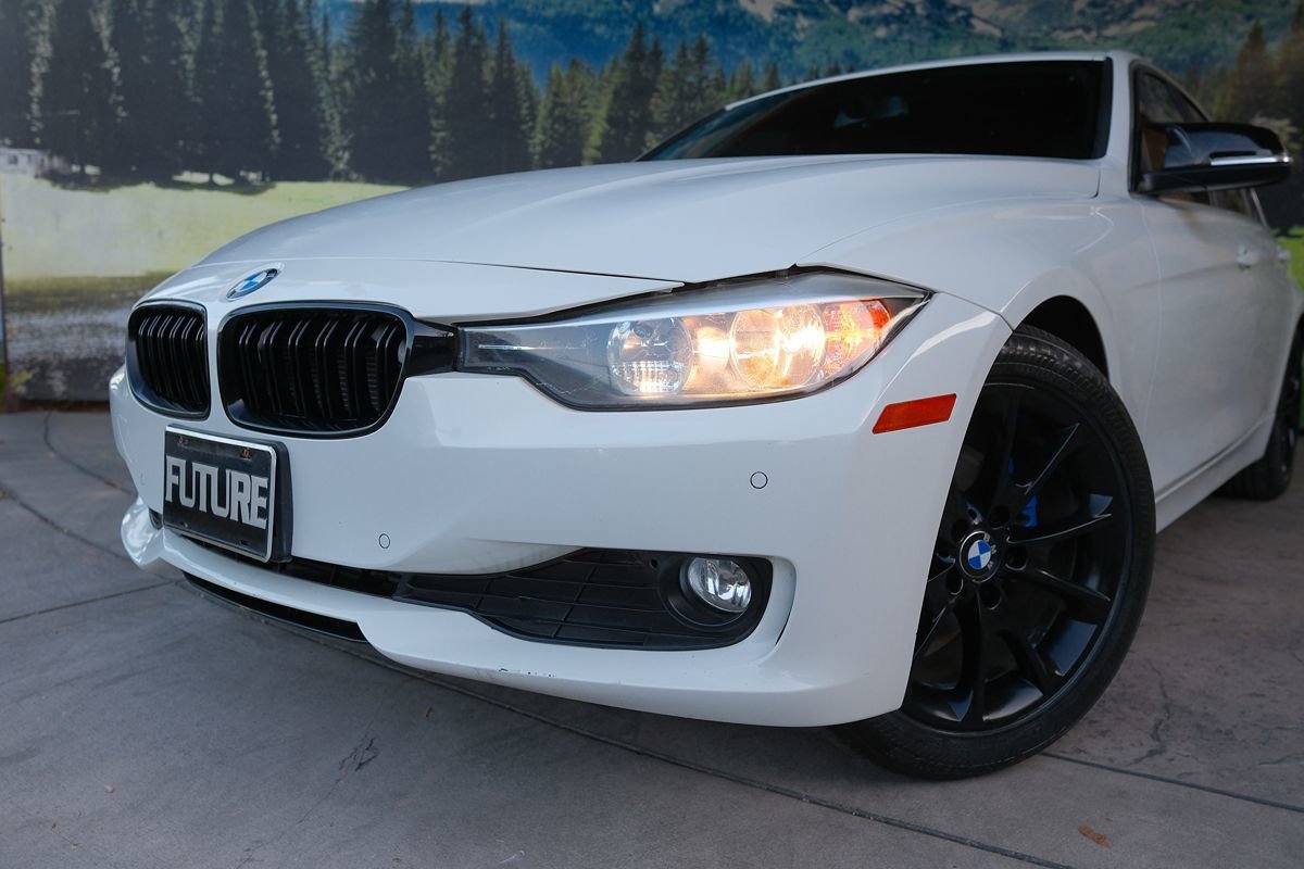 Used 2015 BMW 320i Sedan RWD image 8