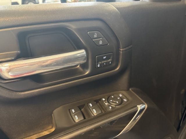 Used 2021 GMC Sierra 3500 AT4 w/ AT4 Premium Plus Package AWD/4WD image 9