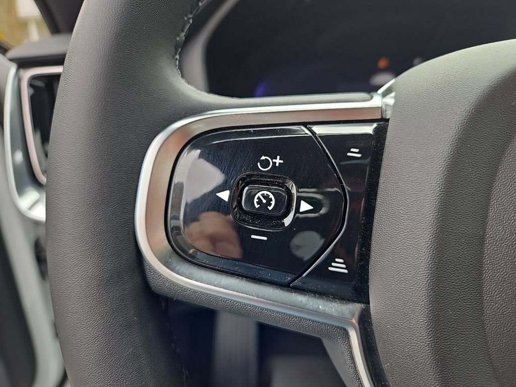 Certified 2024 Volvo V60 B5 Cross Country Ultimate image 22